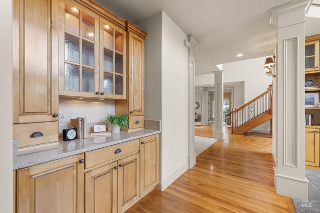 566 E Greencreek Ct, Eagle, ID 83616