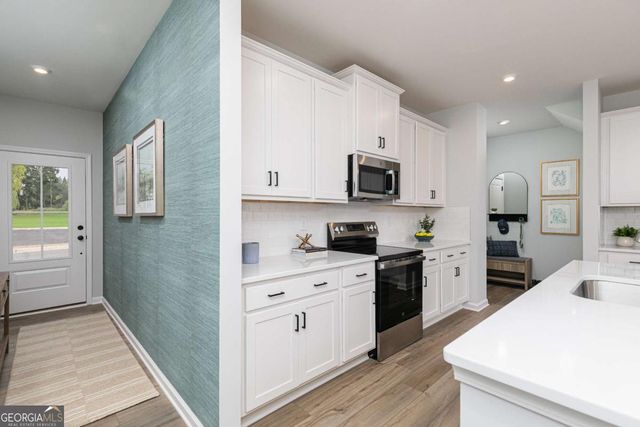 870 Leraes Way, Loganville, GA 30052