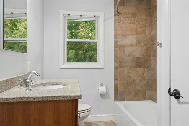 31 Villa Rd, Shrewsbury, MA 01545