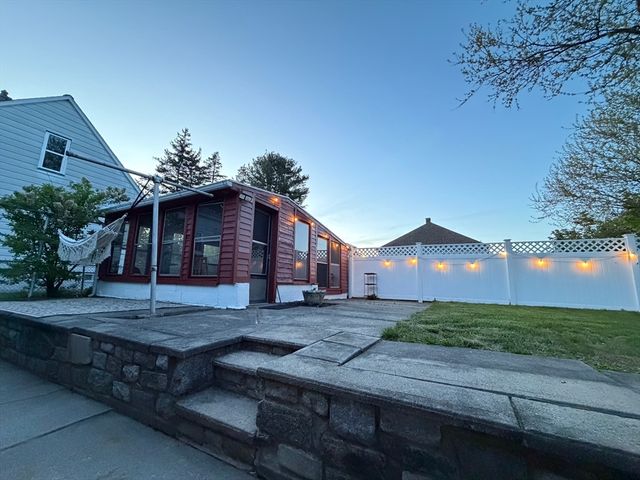 31 Villa Rd, Shrewsbury, MA 01545