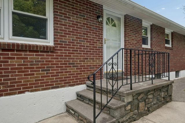 31 Villa Rd, Shrewsbury, MA 01545