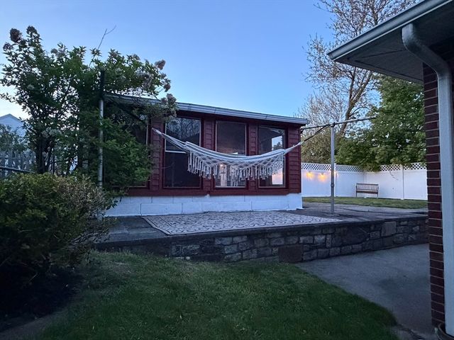 31 Villa Rd, Shrewsbury, MA 01545