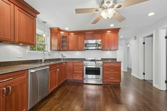 31 Villa Rd, Shrewsbury, MA 01545