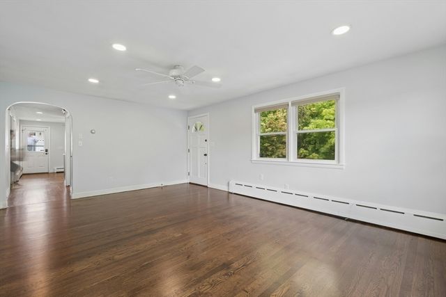 31 Villa Rd, Shrewsbury, MA 01545