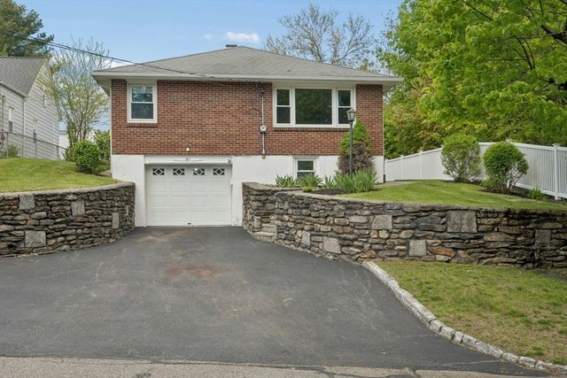 31 Villa Rd, Shrewsbury, MA 01545