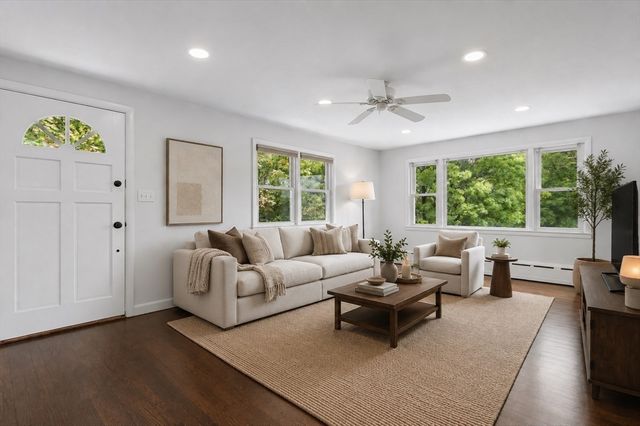31 Villa Rd, Shrewsbury, MA 01545