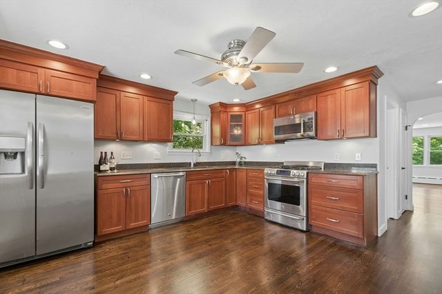 31 Villa Rd, Shrewsbury, MA 01545