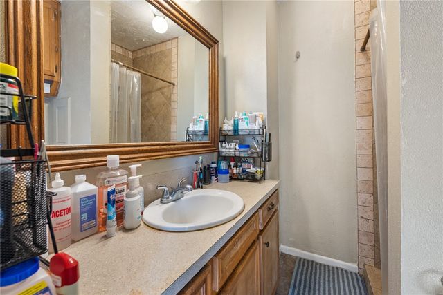 3239 Red Robin Loop, Bryan, TX 77802