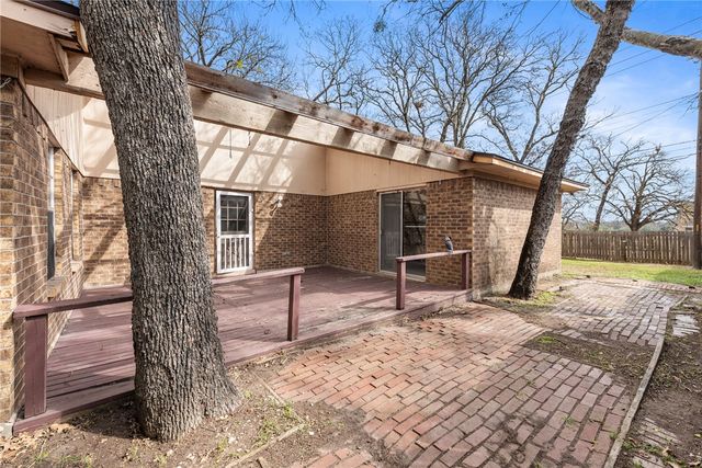 3239 Red Robin Loop, Bryan, TX 77802