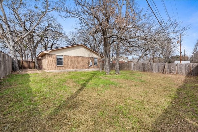 3239 Red Robin Loop, Bryan, TX 77802