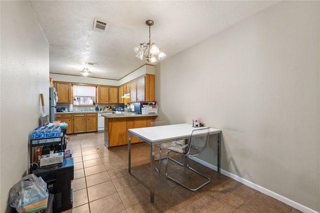 3239 Red Robin Loop, Bryan, TX 77802