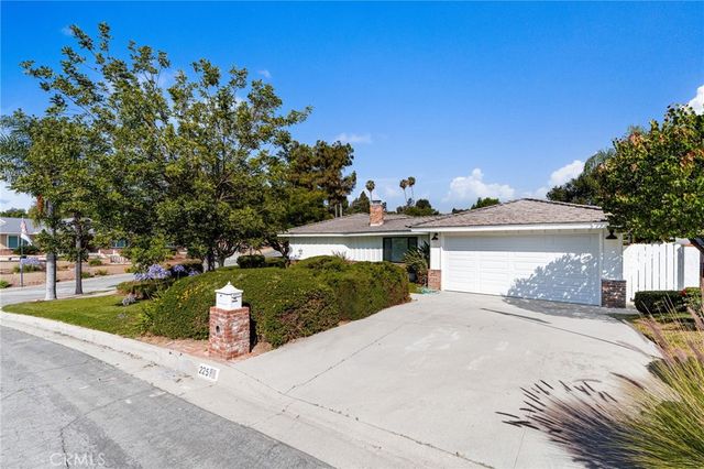 225 Summit Road, La Verne, CA 91750