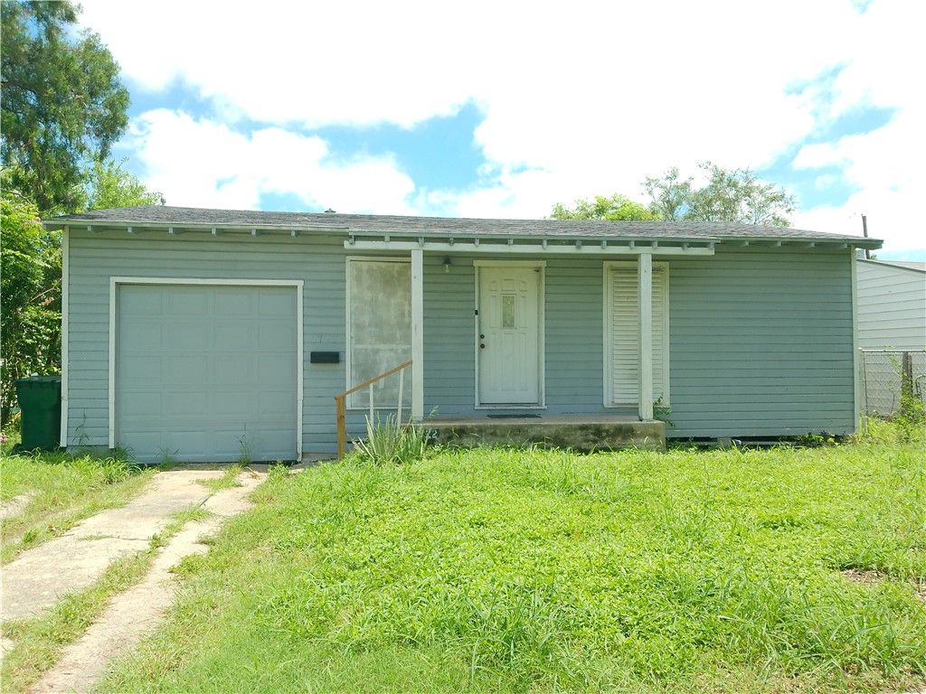 1722 Tarlton St, Corpus Christi, TX 78415