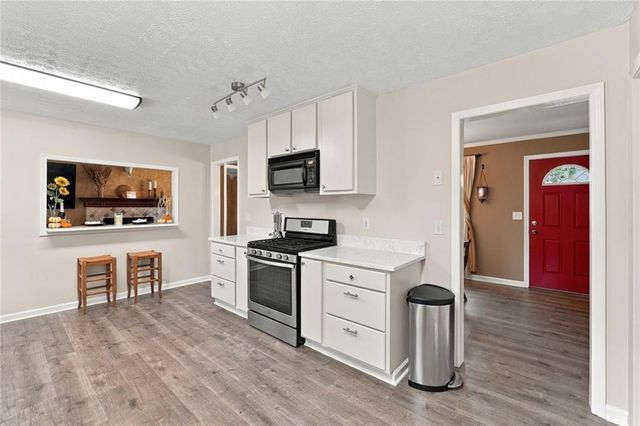 610 Evergreen Drive, Woodstock, GA 30188