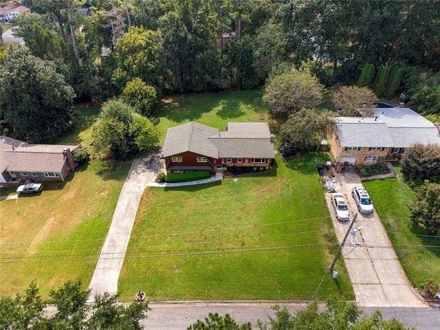 610 Evergreen Drive, Woodstock, GA 30188