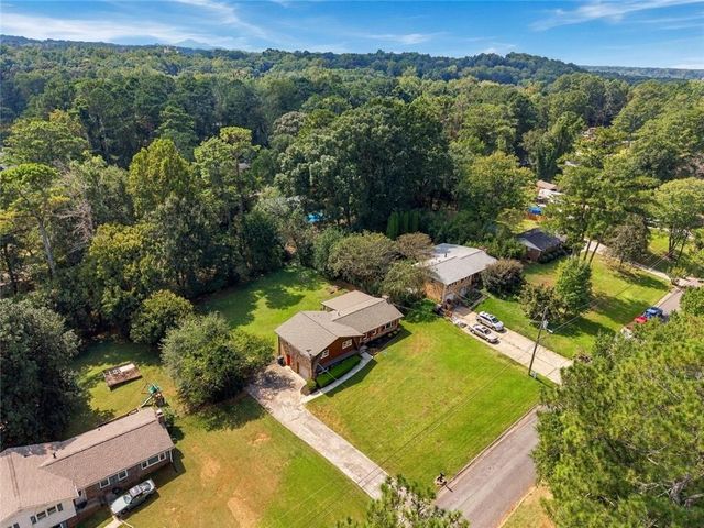 610 Evergreen Drive, Woodstock, GA 30188