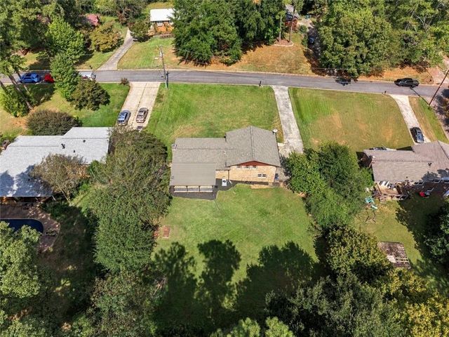 610 Evergreen Drive, Woodstock, GA 30188