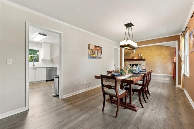 610 Evergreen Drive, Woodstock, GA 30188