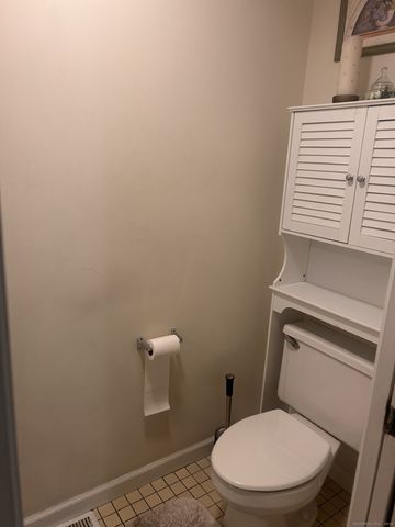 1367 Hanover Avenue APT 703, Meriden, CT 06451