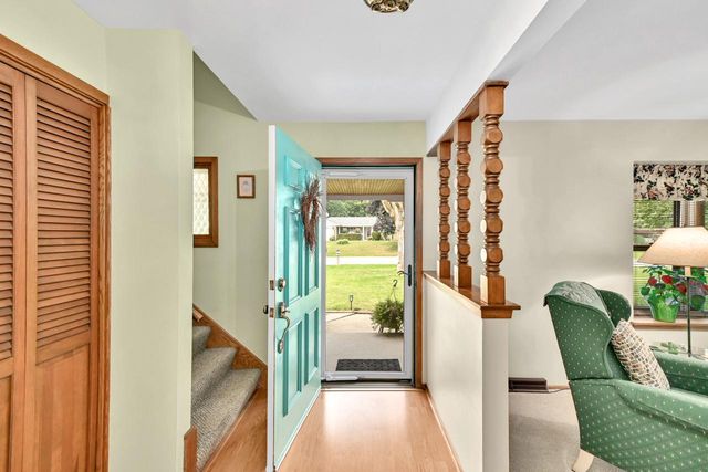 6592 N Bethmaur LANE, Glendale, WI 53209