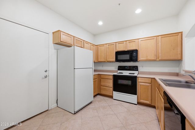 7021 E Earll Drive Unit 112, Scottsdale, AZ 85251
