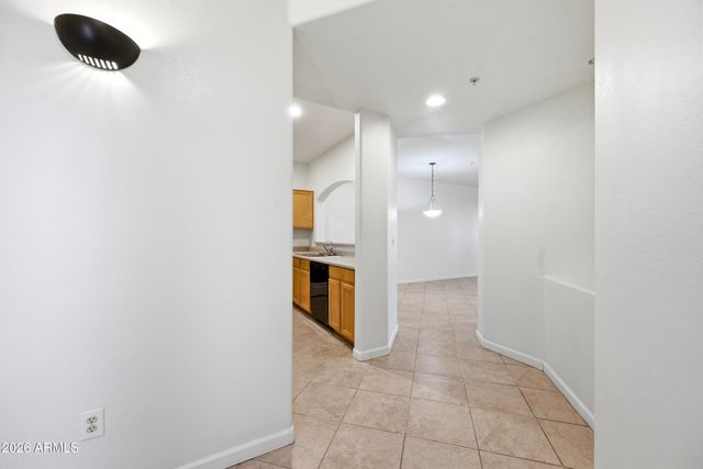 7021 E Earll Drive Unit 112, Scottsdale, AZ 85251