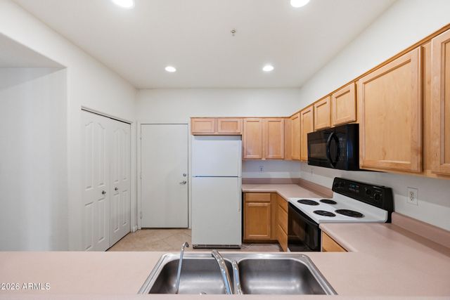 7021 E Earll Drive Unit 112, Scottsdale, AZ 85251