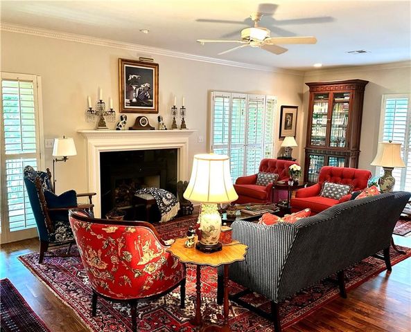 7221 Mission Road 211, Prairie Village, KS 66208