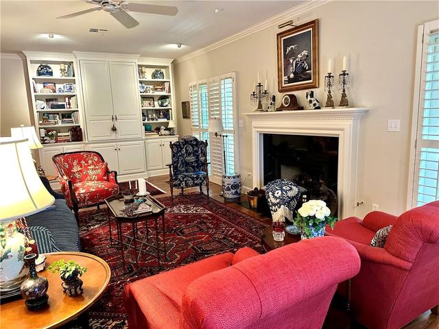 7221 Mission Road 211, Prairie Village, KS 66208