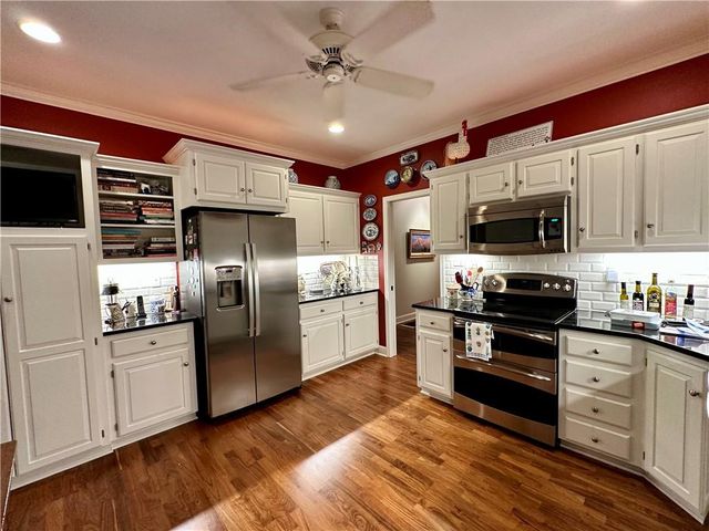 7221 Mission Road 211, Prairie Village, KS 66208