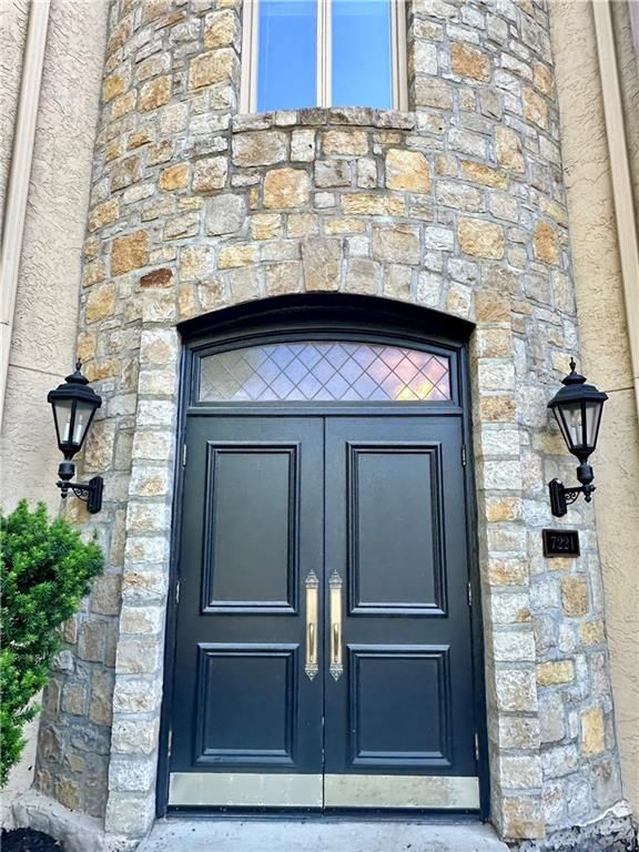 7221 Mission Road 211, Prairie Village, KS 66208