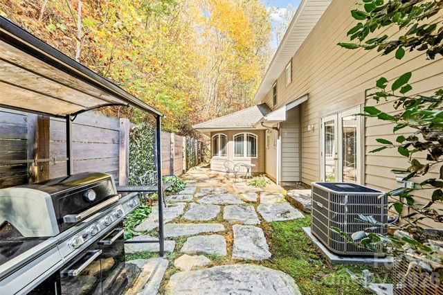 336 Berry Lane, Bryson City, NC 28713