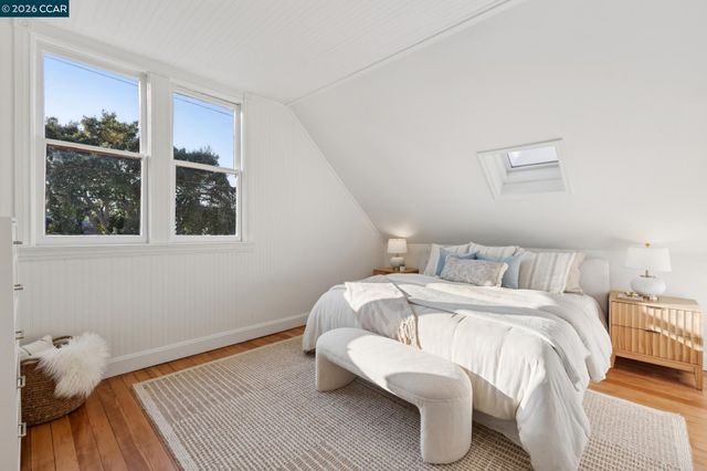 2423 10Th St, Berkeley, CA 94710