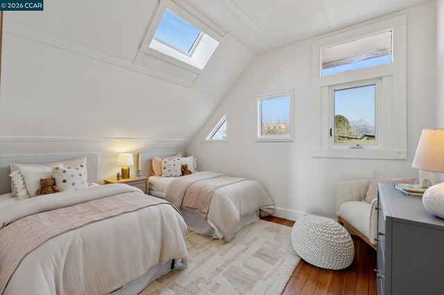 2423 10Th St, Berkeley, CA 94710