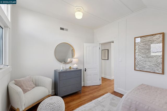 2423 10Th St, Berkeley, CA 94710