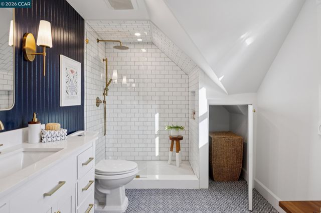 2423 10Th St, Berkeley, CA 94710