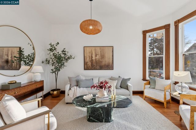 2423 10Th St, Berkeley, CA 94710