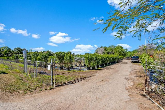 19401 SW 264th St, Homestead, FL 33031