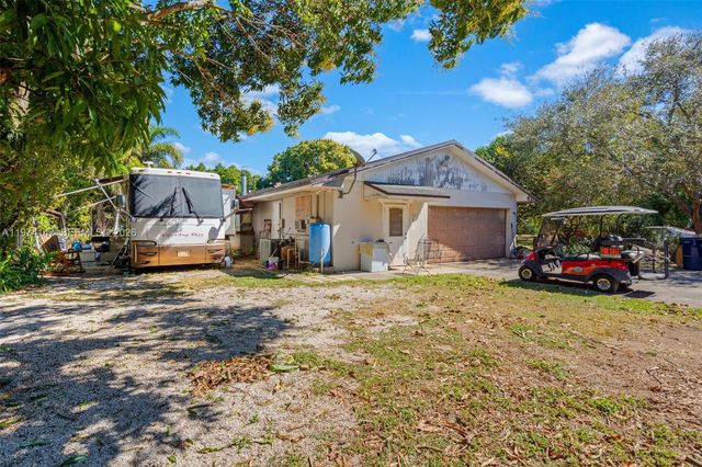 19401 SW 264th St, Homestead, FL 33031