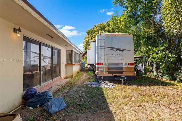 19401 SW 264th St, Homestead, FL 33031