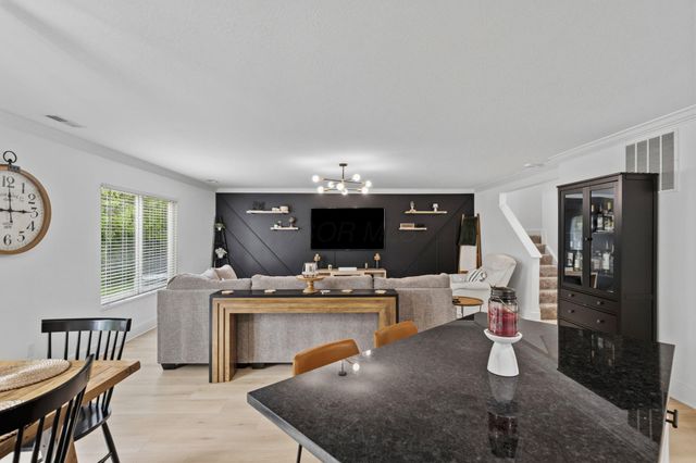 5021 Grimm Drive, Lockbourne, OH 43137