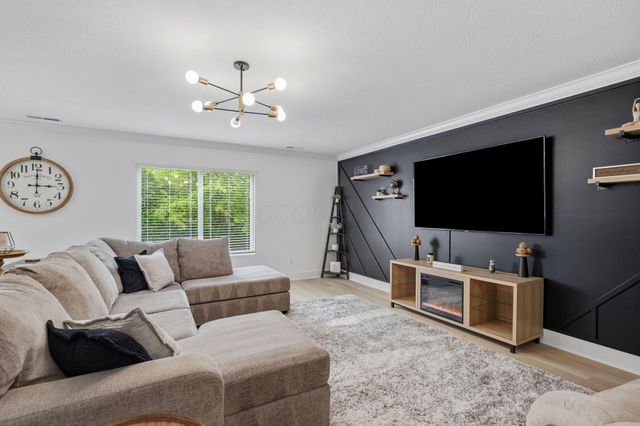 5021 Grimm Drive, Lockbourne, OH 43137
