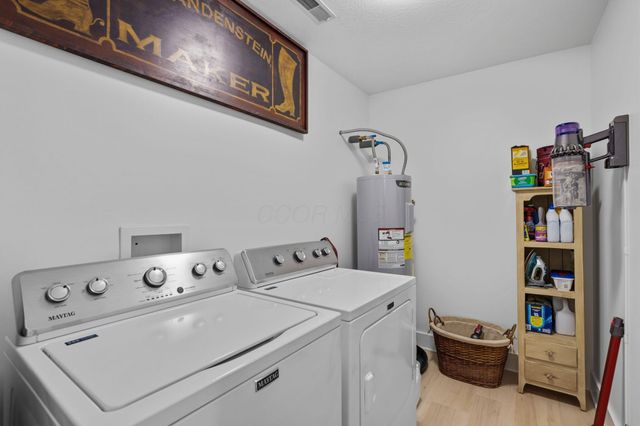 5021 Grimm Drive, Lockbourne, OH 43137