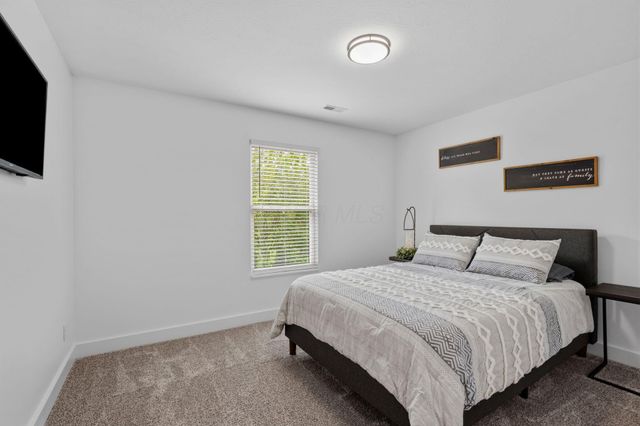 5021 Grimm Drive, Lockbourne, OH 43137