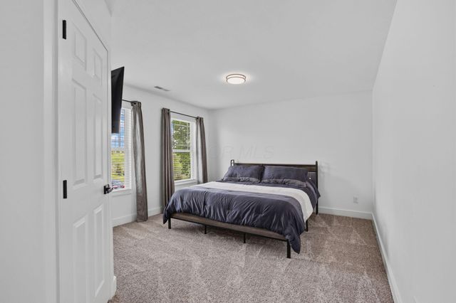 5021 Grimm Drive, Lockbourne, OH 43137