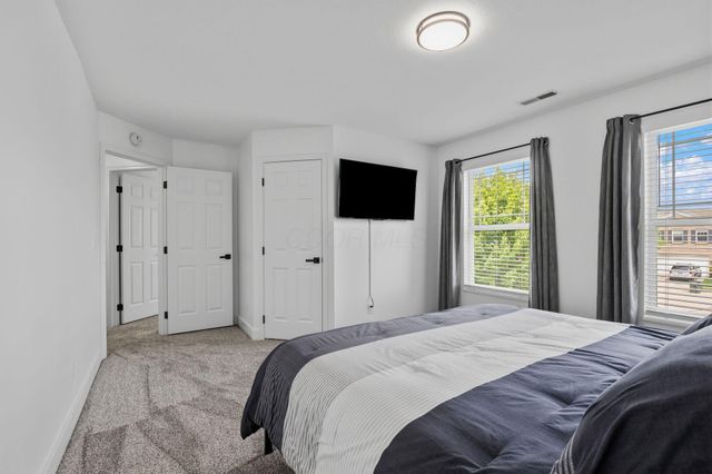 5021 Grimm Drive, Lockbourne, OH 43137