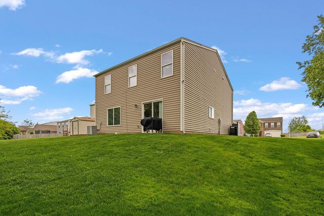 5021 Grimm Drive, Lockbourne, OH 43137