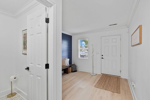 5021 Grimm Drive, Lockbourne, OH 43137