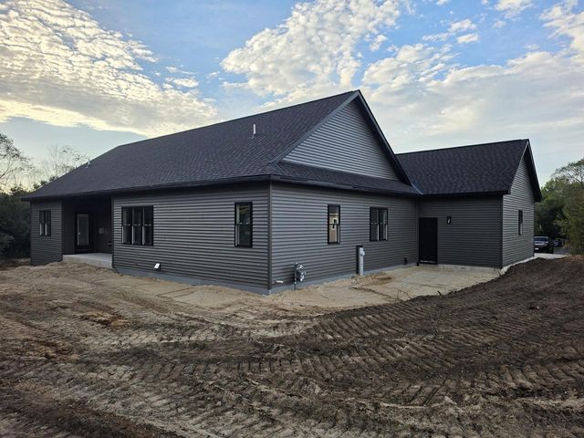 2377 Wallace Lake ROAD, West Bend, WI 53090