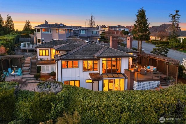 5425 156th Avenue SE, Bellevue, WA 98006